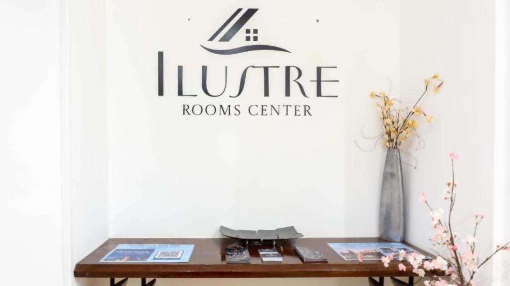 Ilustre Rooms Малага Стая снимка