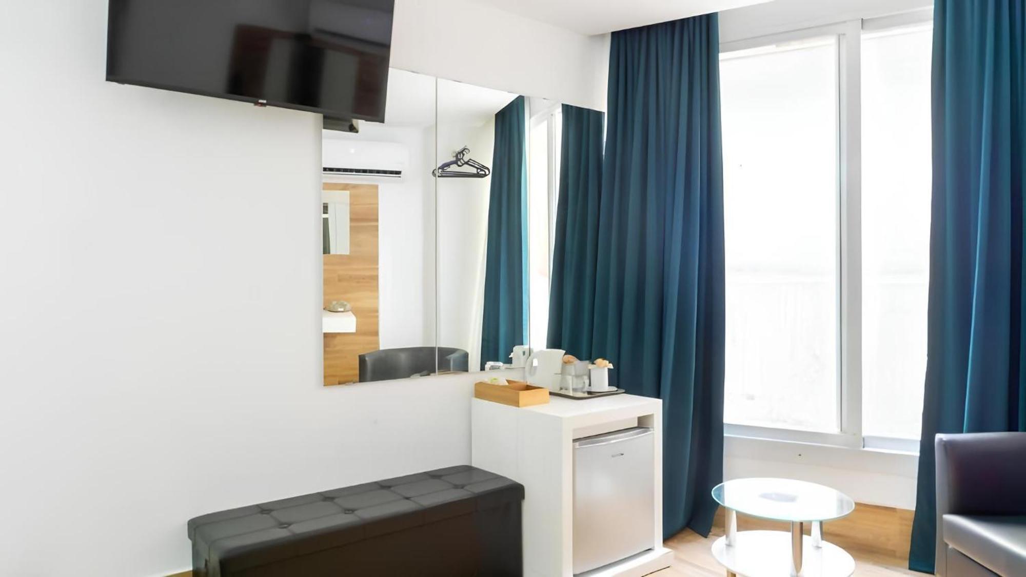 Ilustre Rooms Малага Екстериор снимка